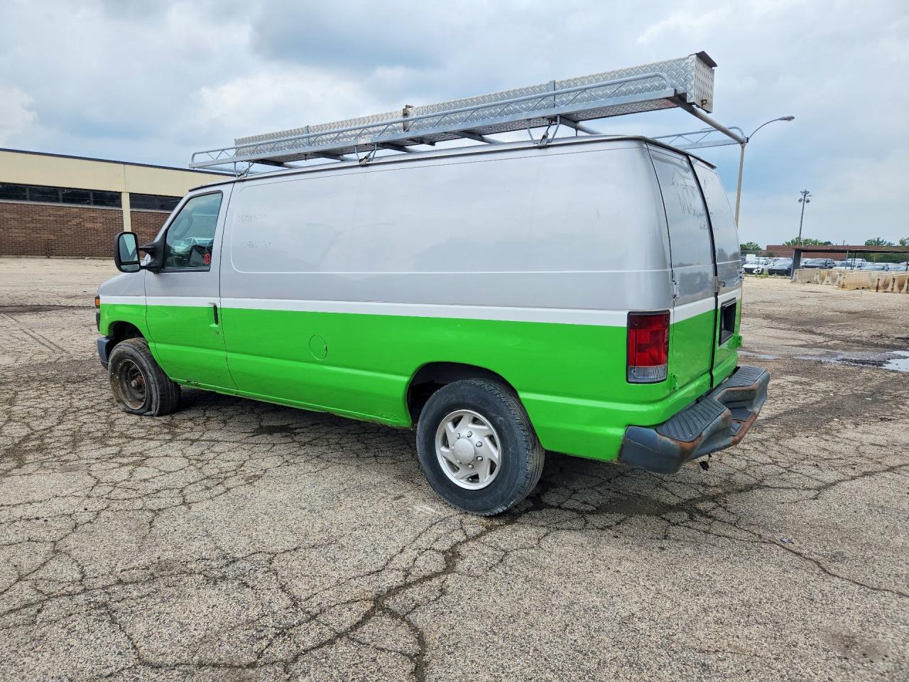 Ford Econoline E250 Van
