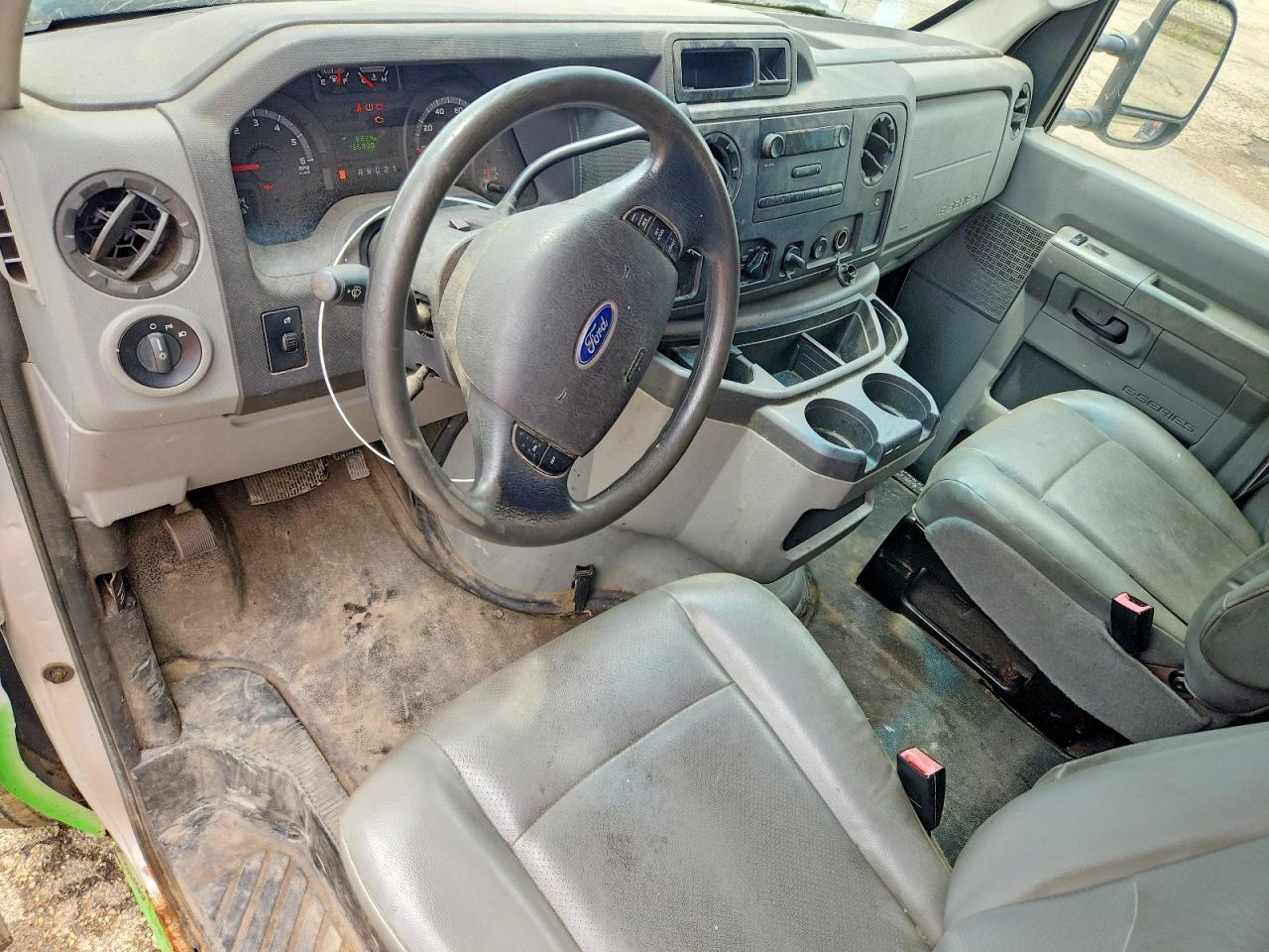 Ford Econoline E250 Van