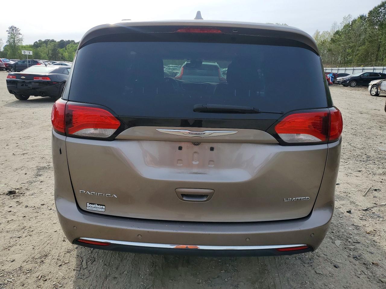 Chrysler Pacifica Limited
