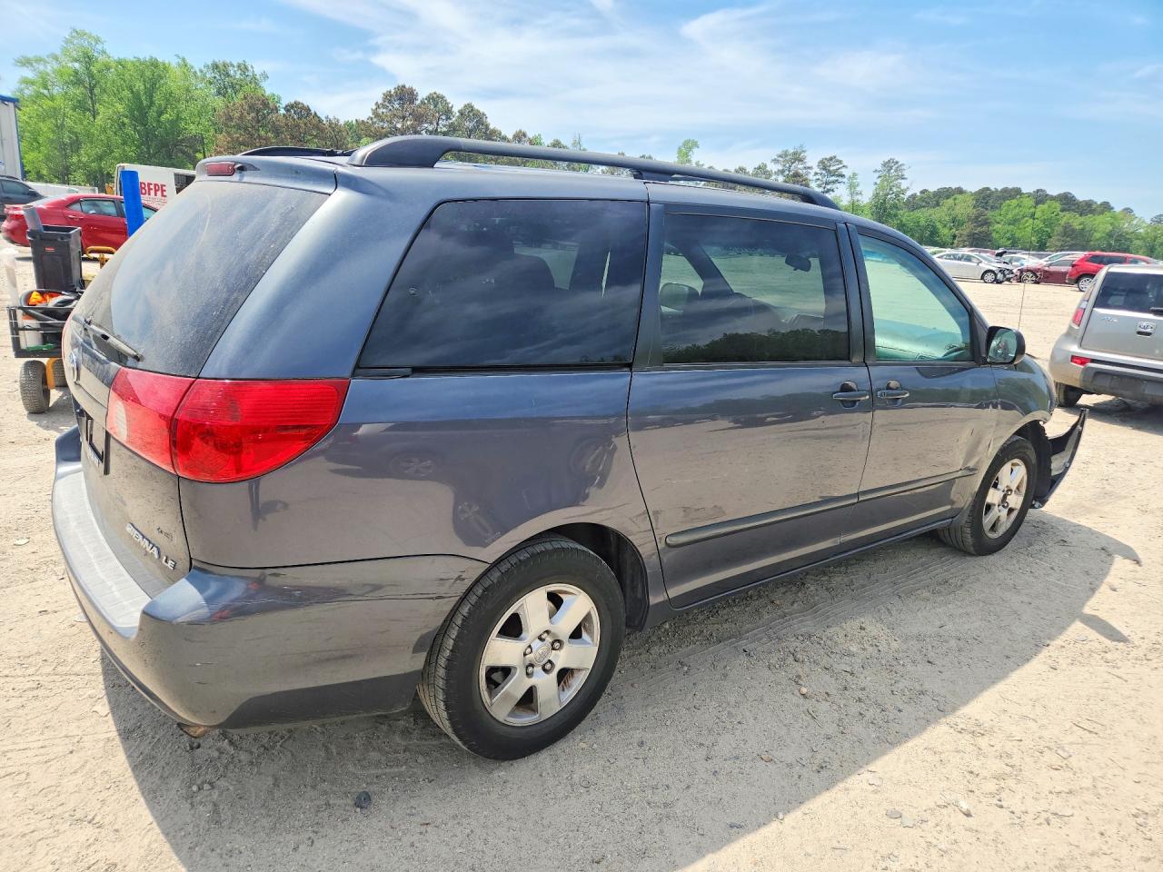 Toyota Sienna Le 7 Passenger
