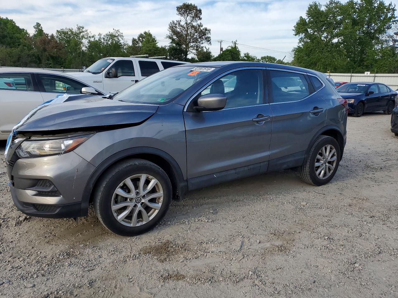 Salvage Nissan Rogue Image