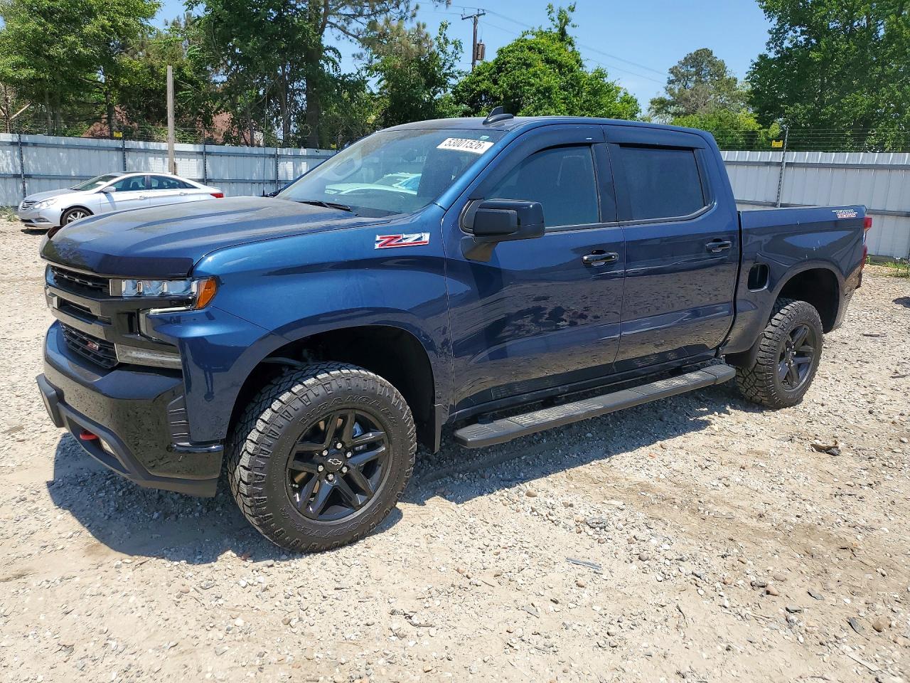 Salvage Chevrolet Silverado Image