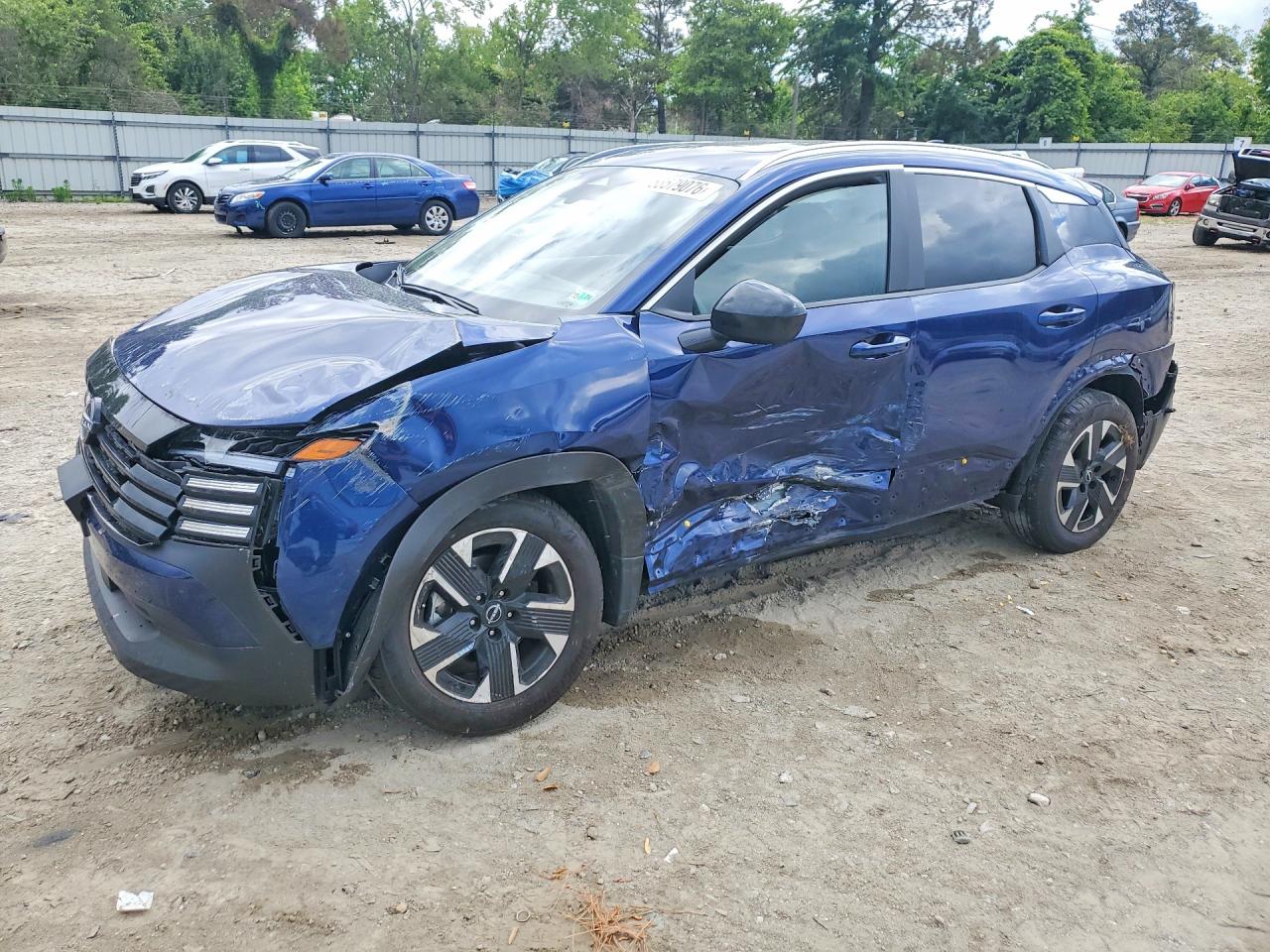 Salvage Nissan Kicks Image