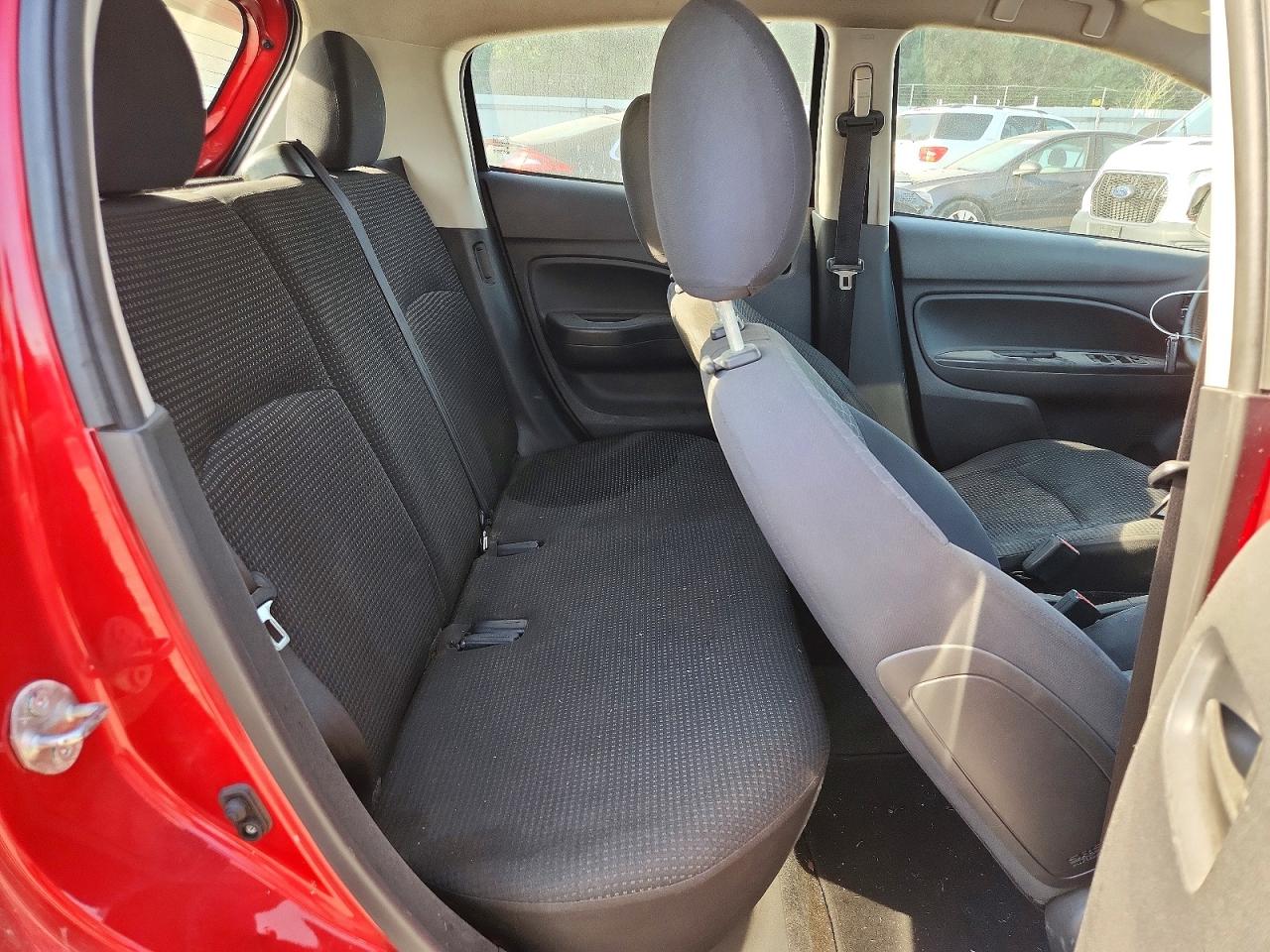 Mitsubishi Mirage Es