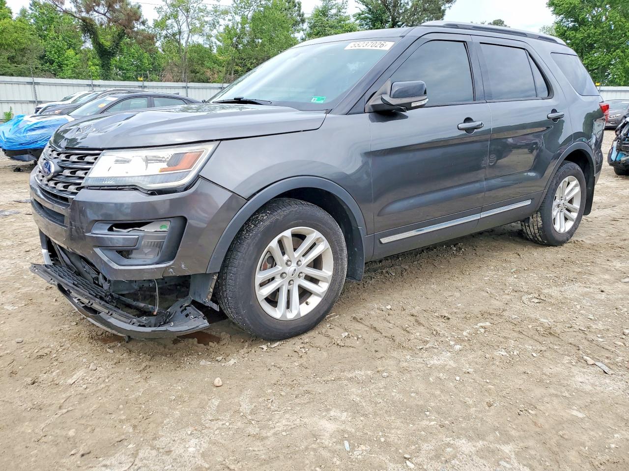Salvage Ford Explorer Image