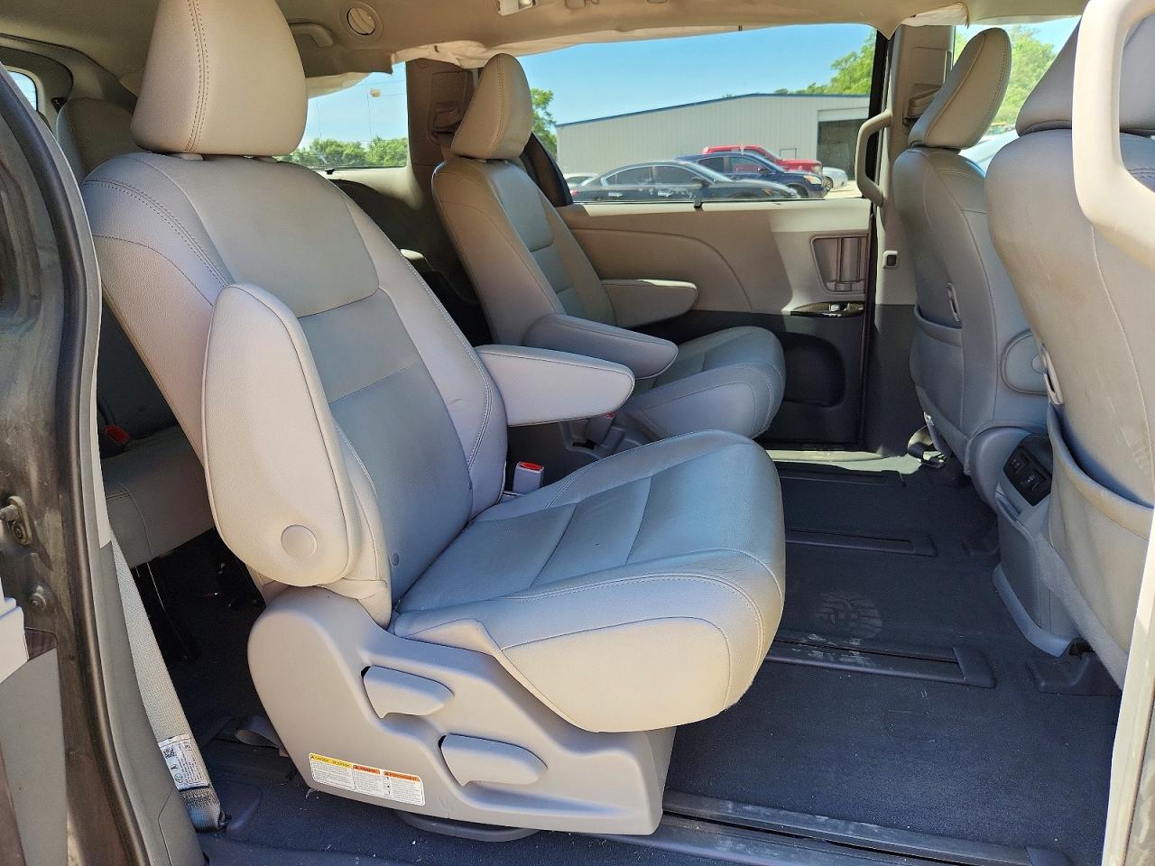 Toyota Sienna Xle 7-passenger