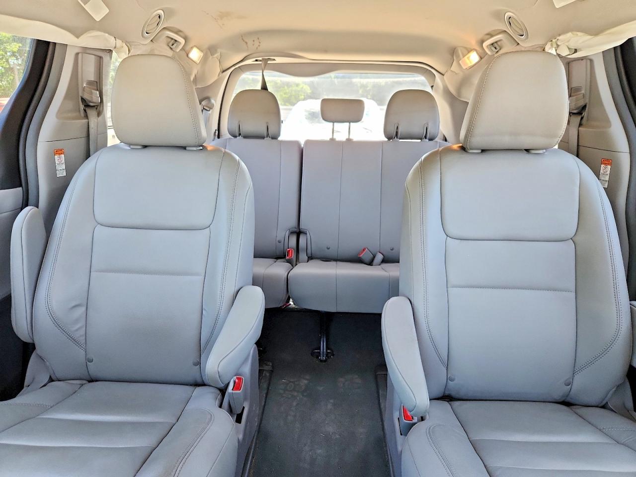 Toyota Sienna Xle 7-passenger