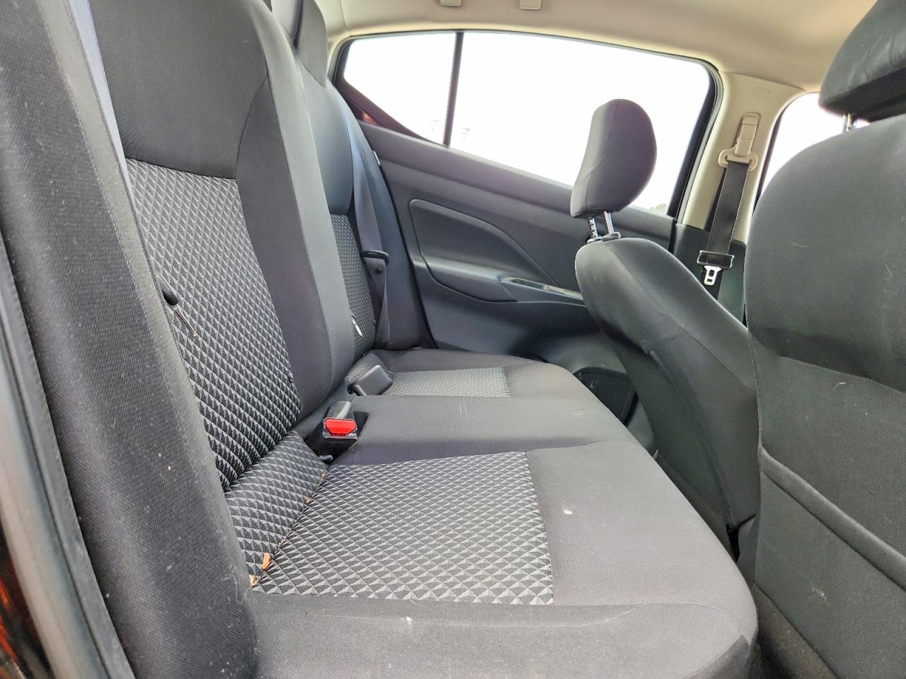 Nissan Versa S