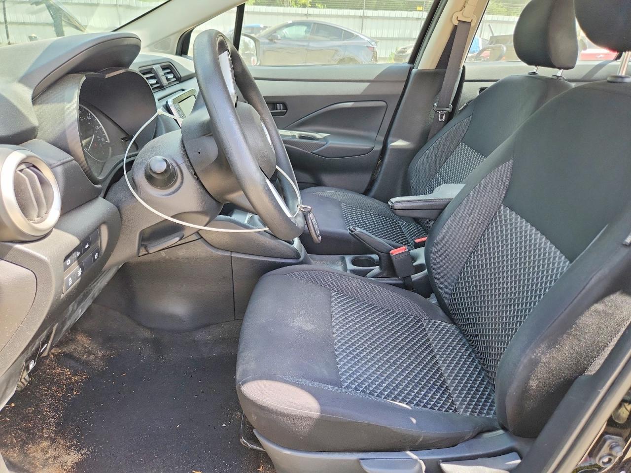 Nissan Versa S