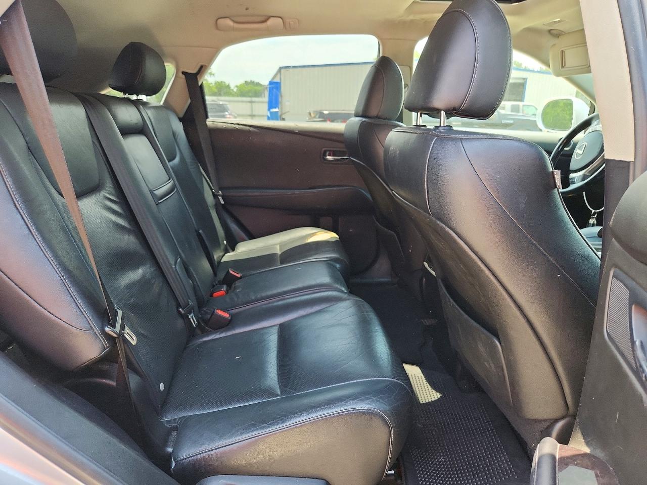 Lexus RX Base
