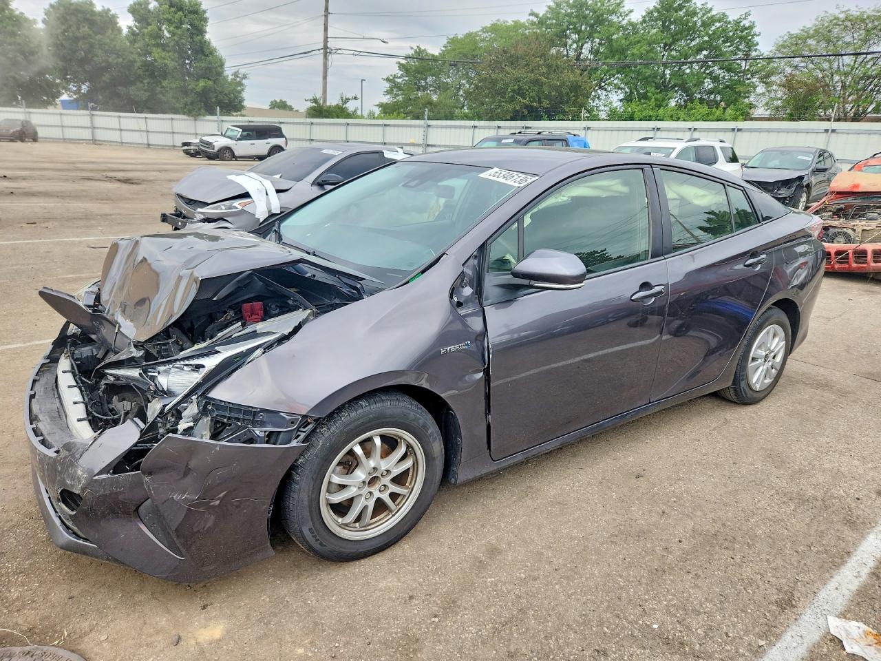Salvage Toyota Prius Image