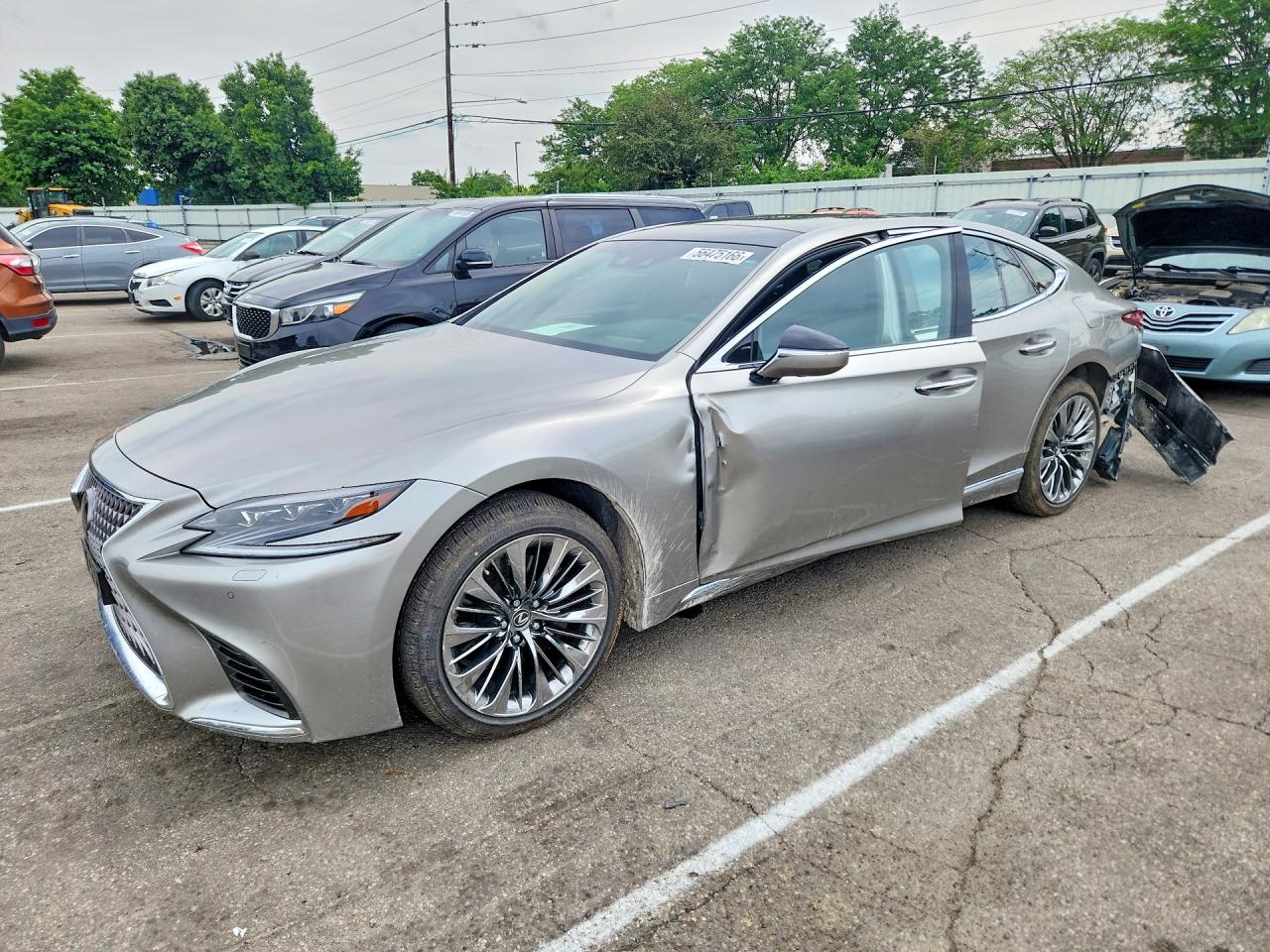 Salvage Lexus LS Image