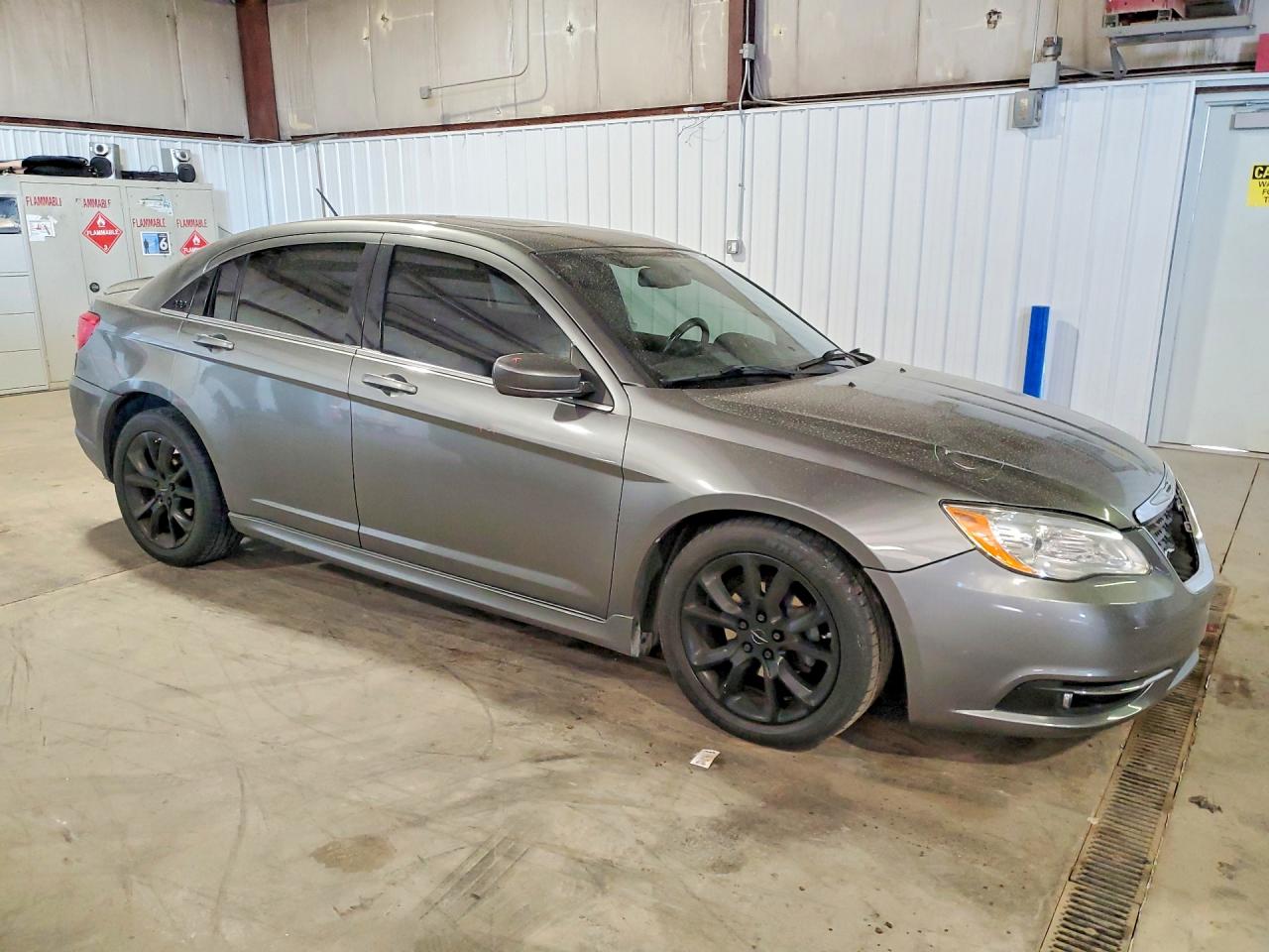 Chrysler 200