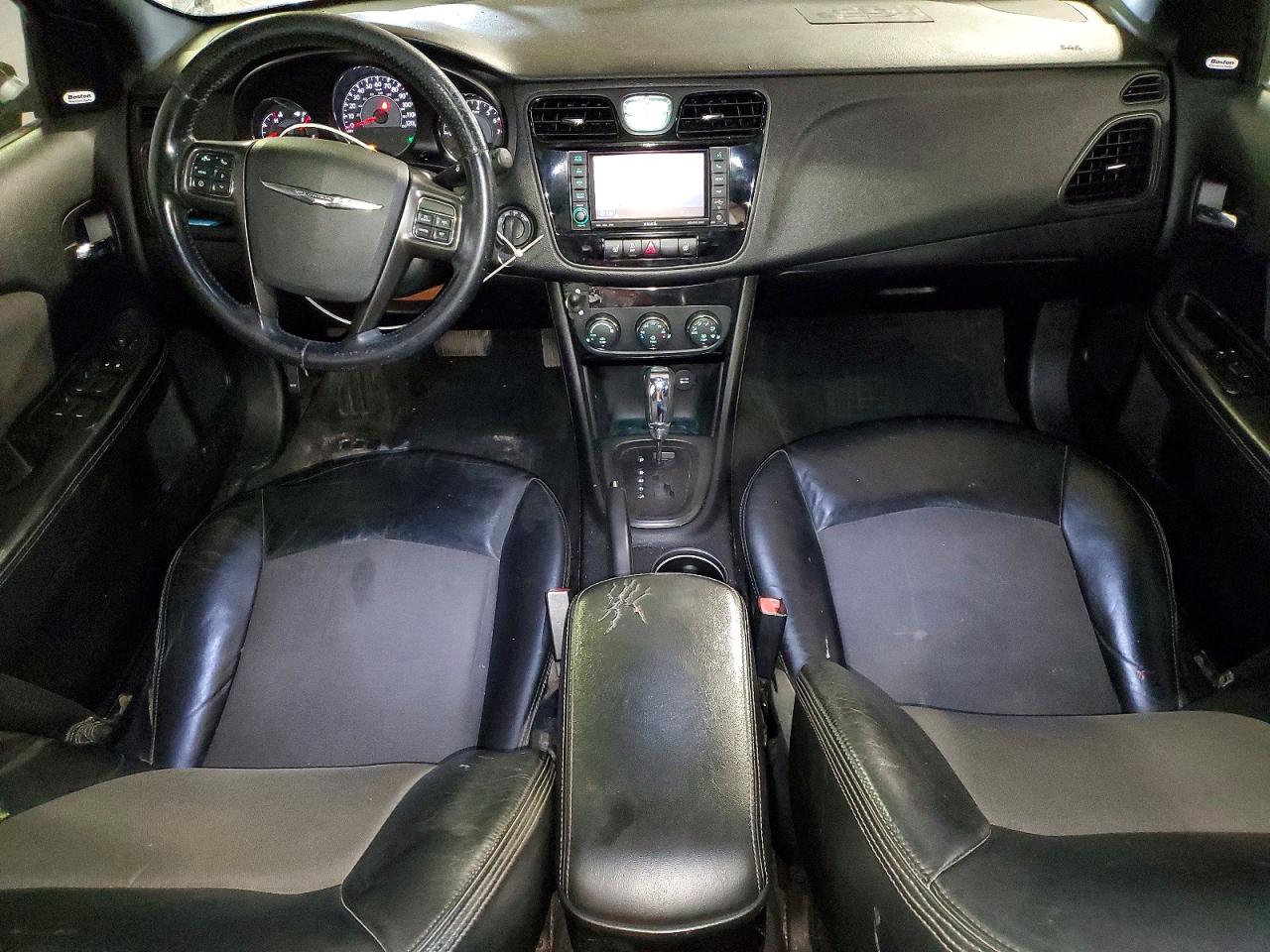Chrysler 200