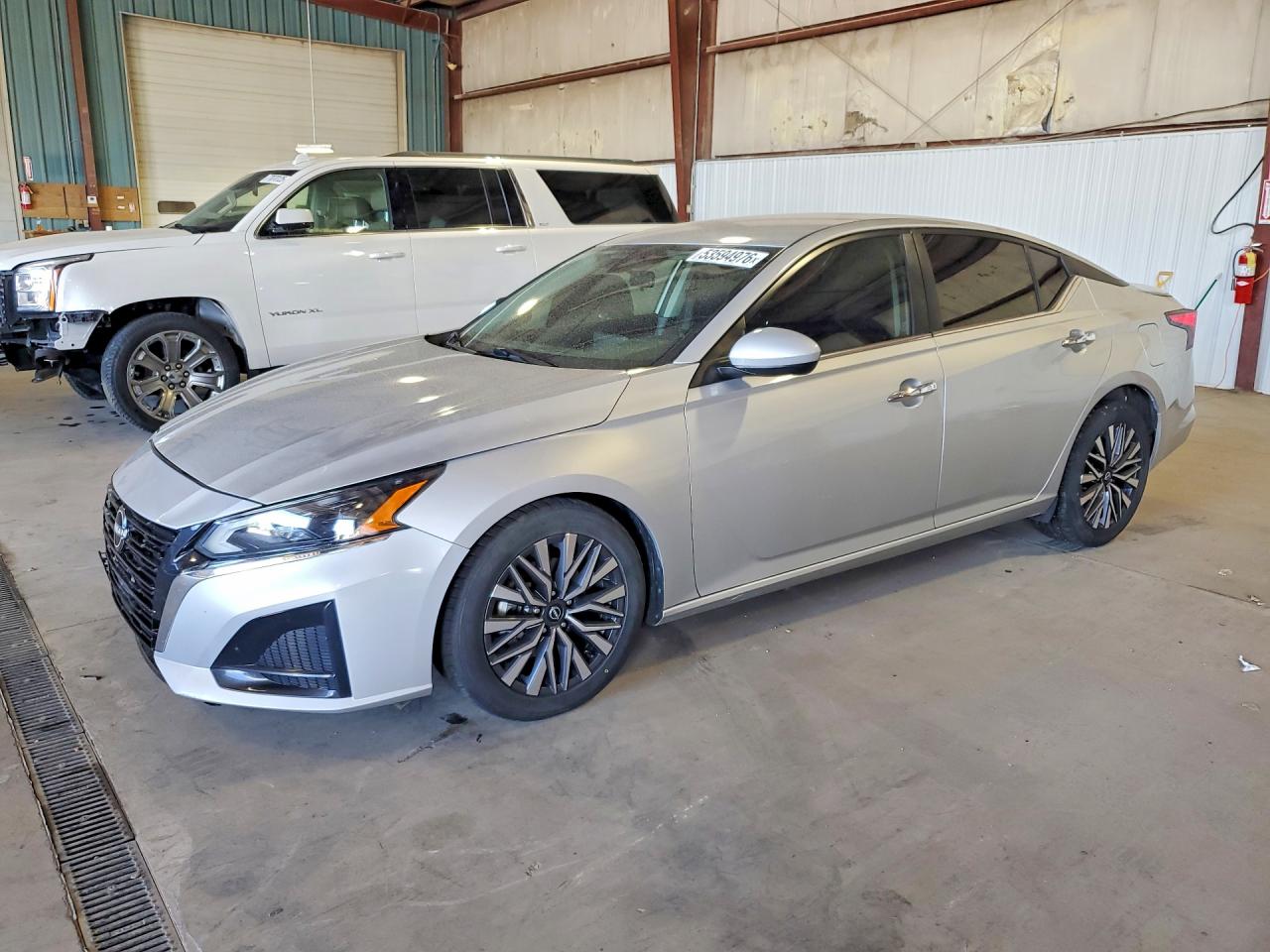 Salvage Nissan Altima Image