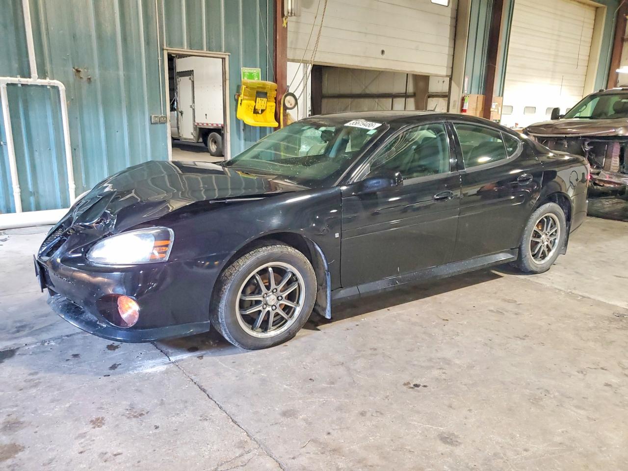 Salvage Pontiac Grandprix Image