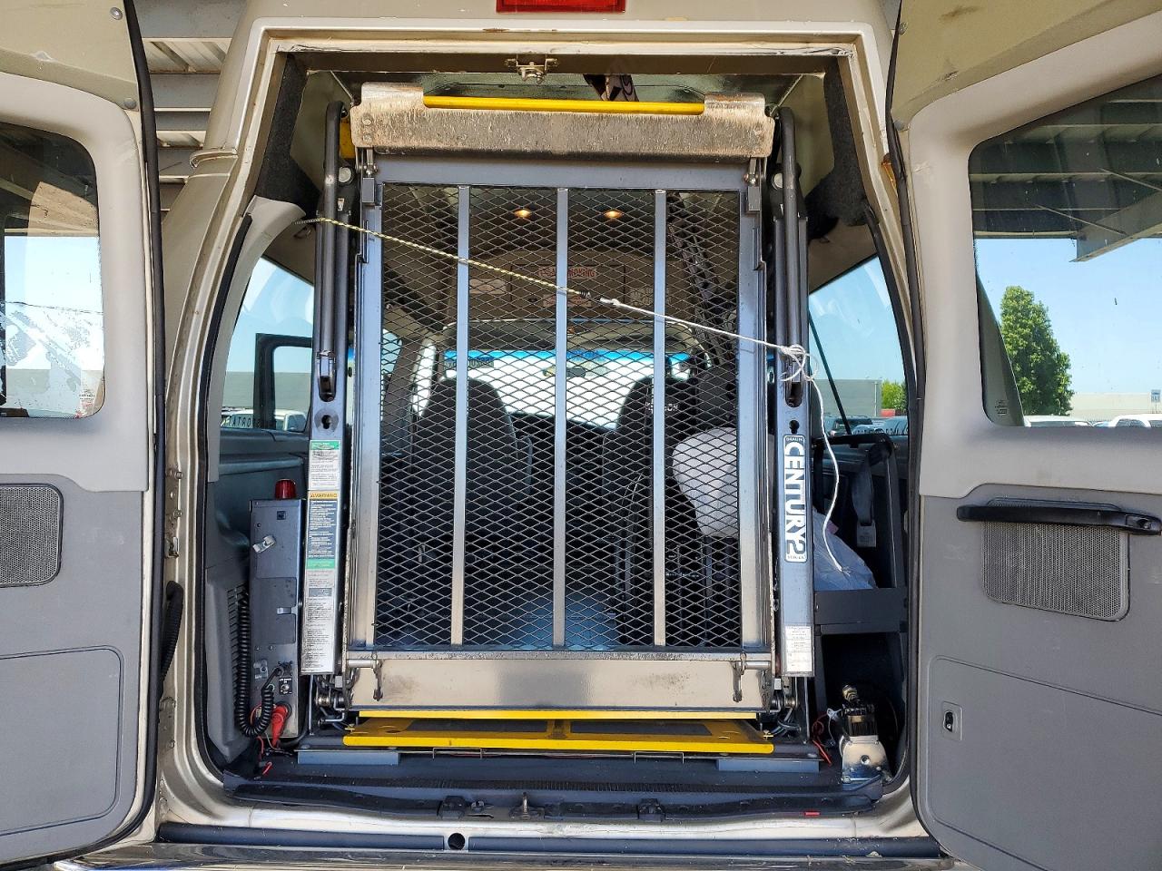 Ford Econoline E150 Wagon