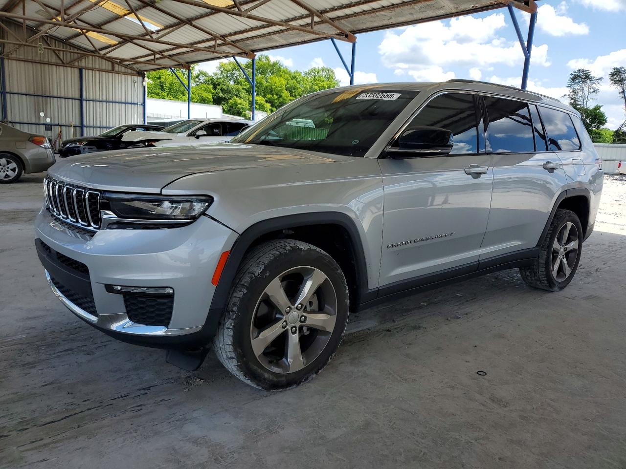 Salvage Jeep Cherokee Image