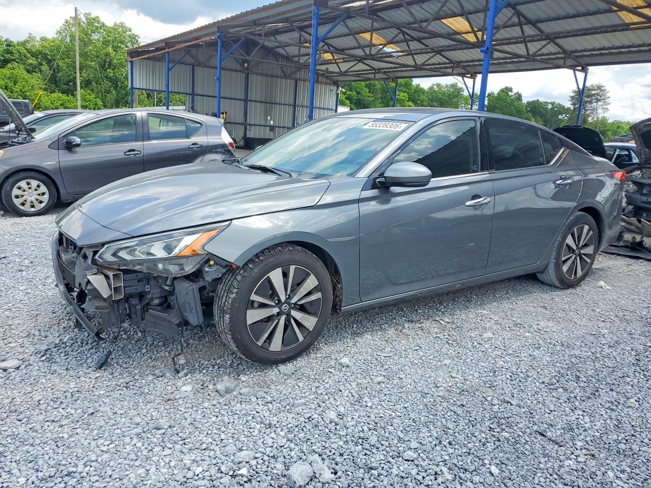 Salvage Nissan Altima Image