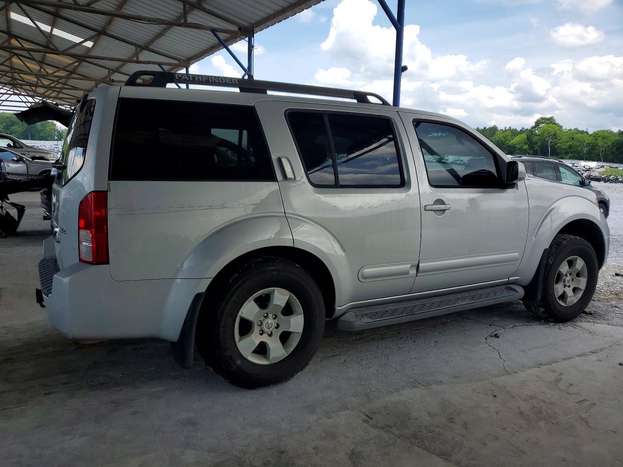 Nissan Pathfinder Xe