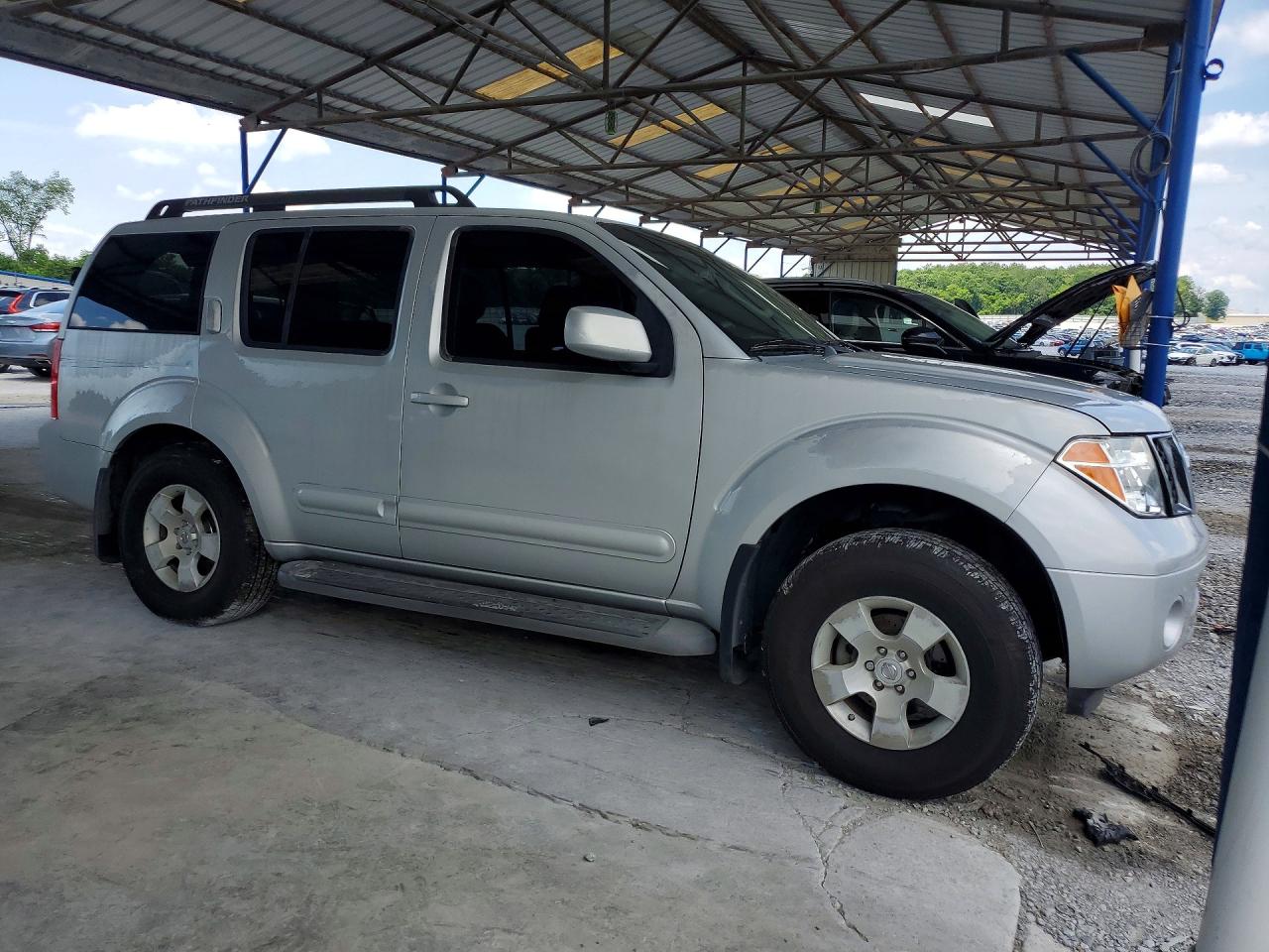 Nissan Pathfinder Xe