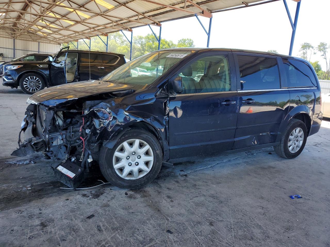 Salvage Chrysler Minivan Image