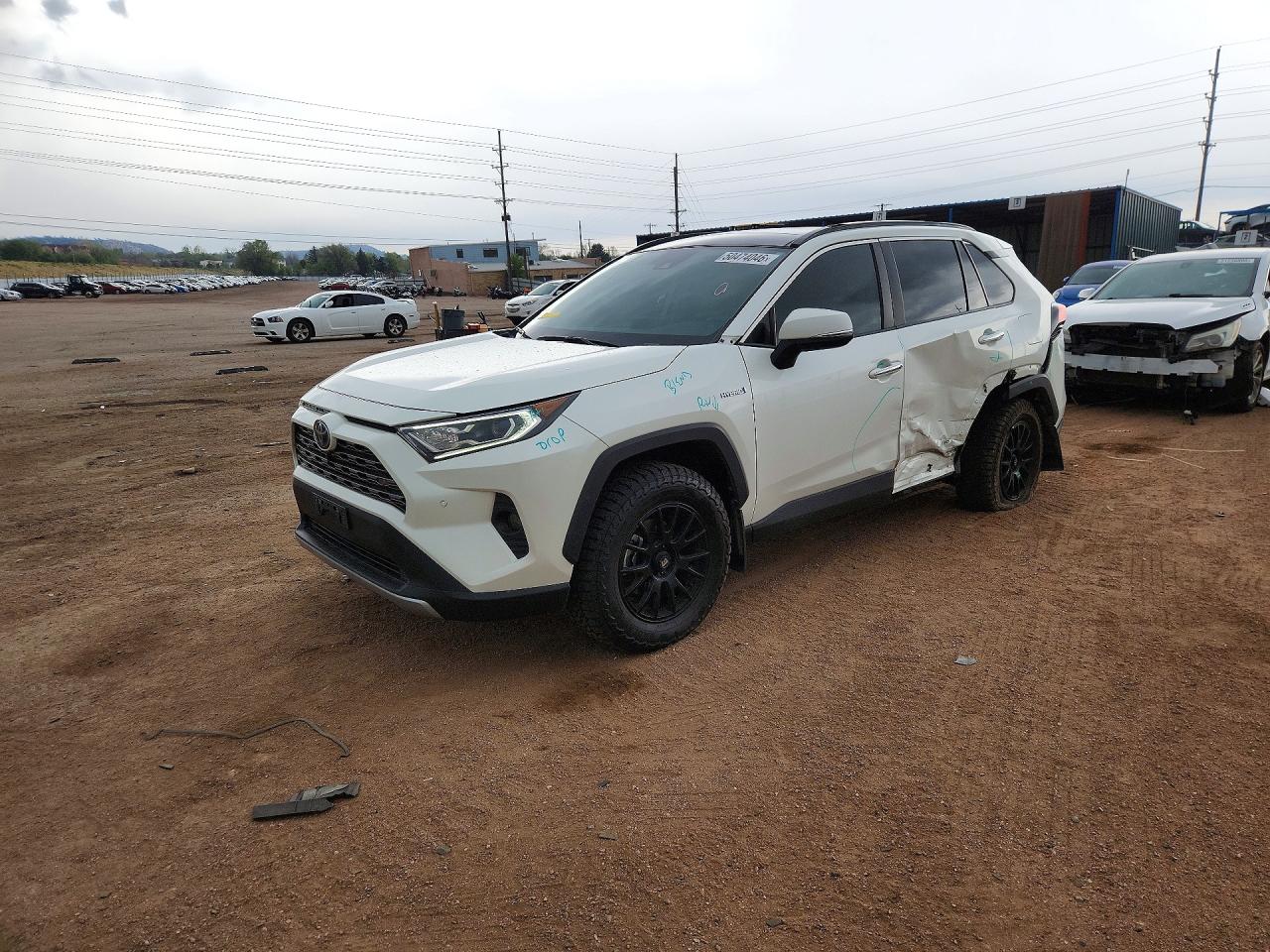Salvage Toyota RAV4 Image
