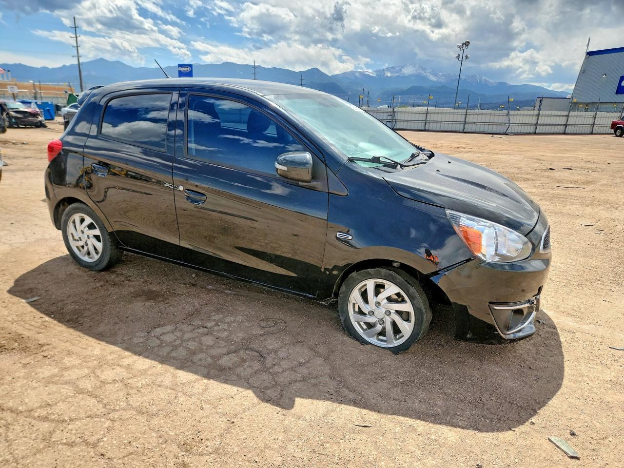 Mitsubishi Mirage Se