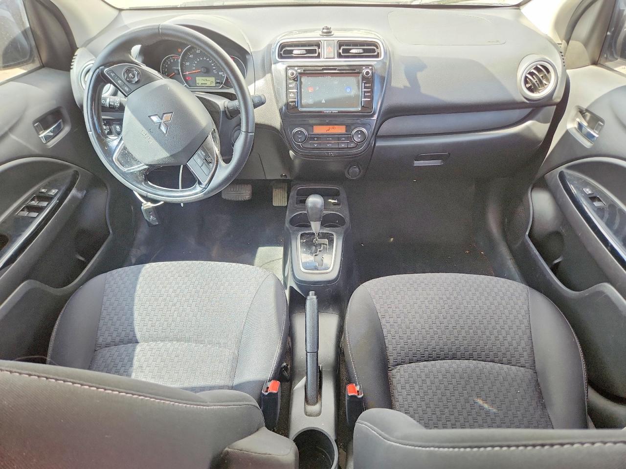 Mitsubishi Mirage Se