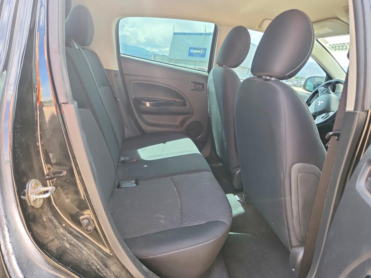 Mitsubishi Mirage Se
