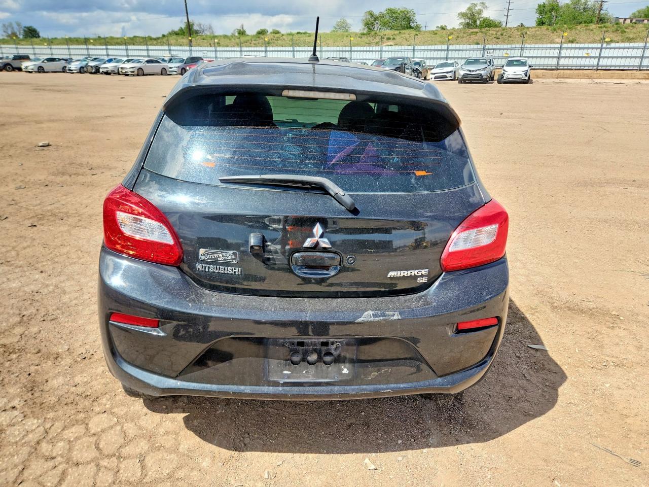 Mitsubishi Mirage Se