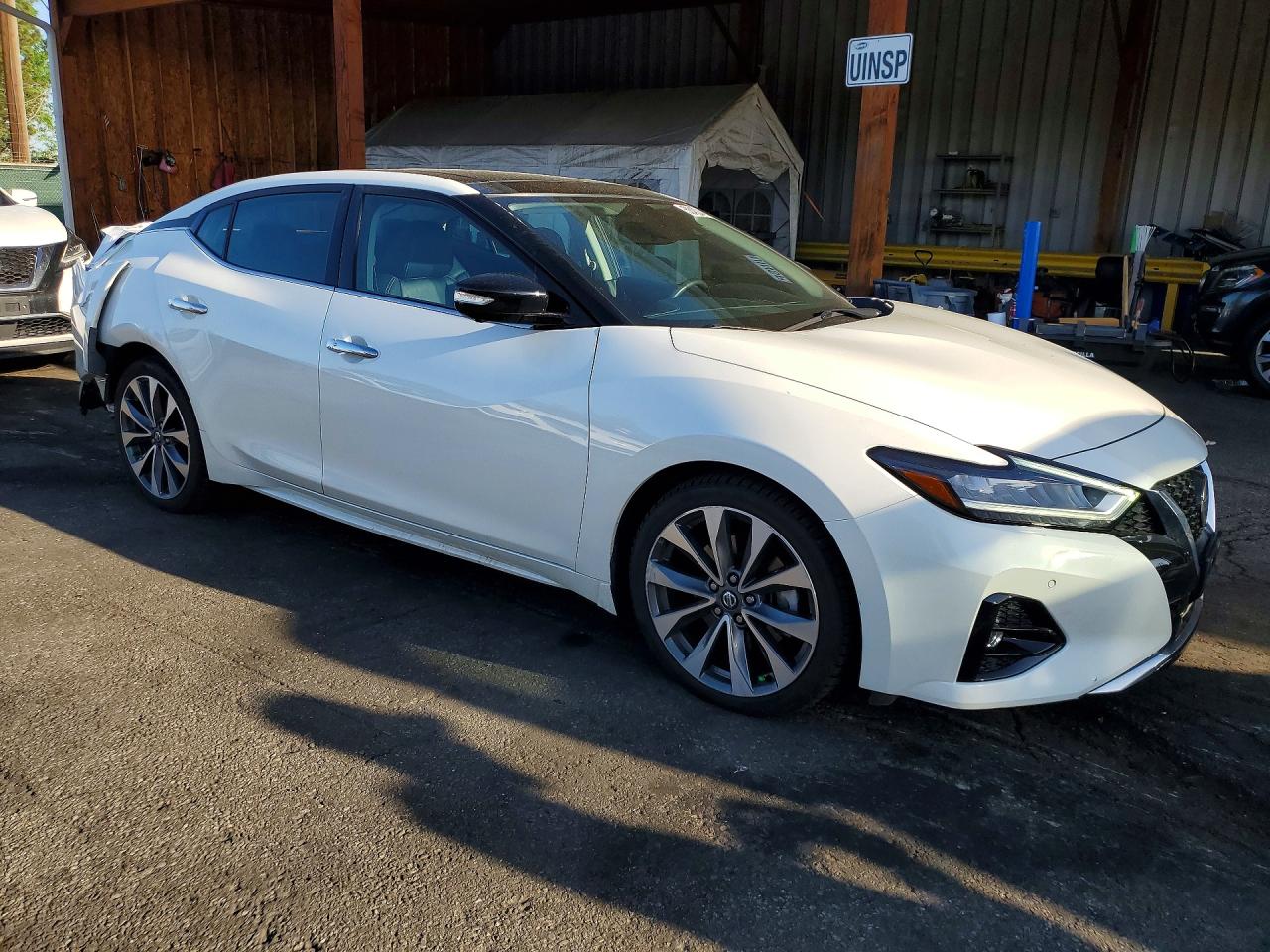 Nissan Maxima Platinum