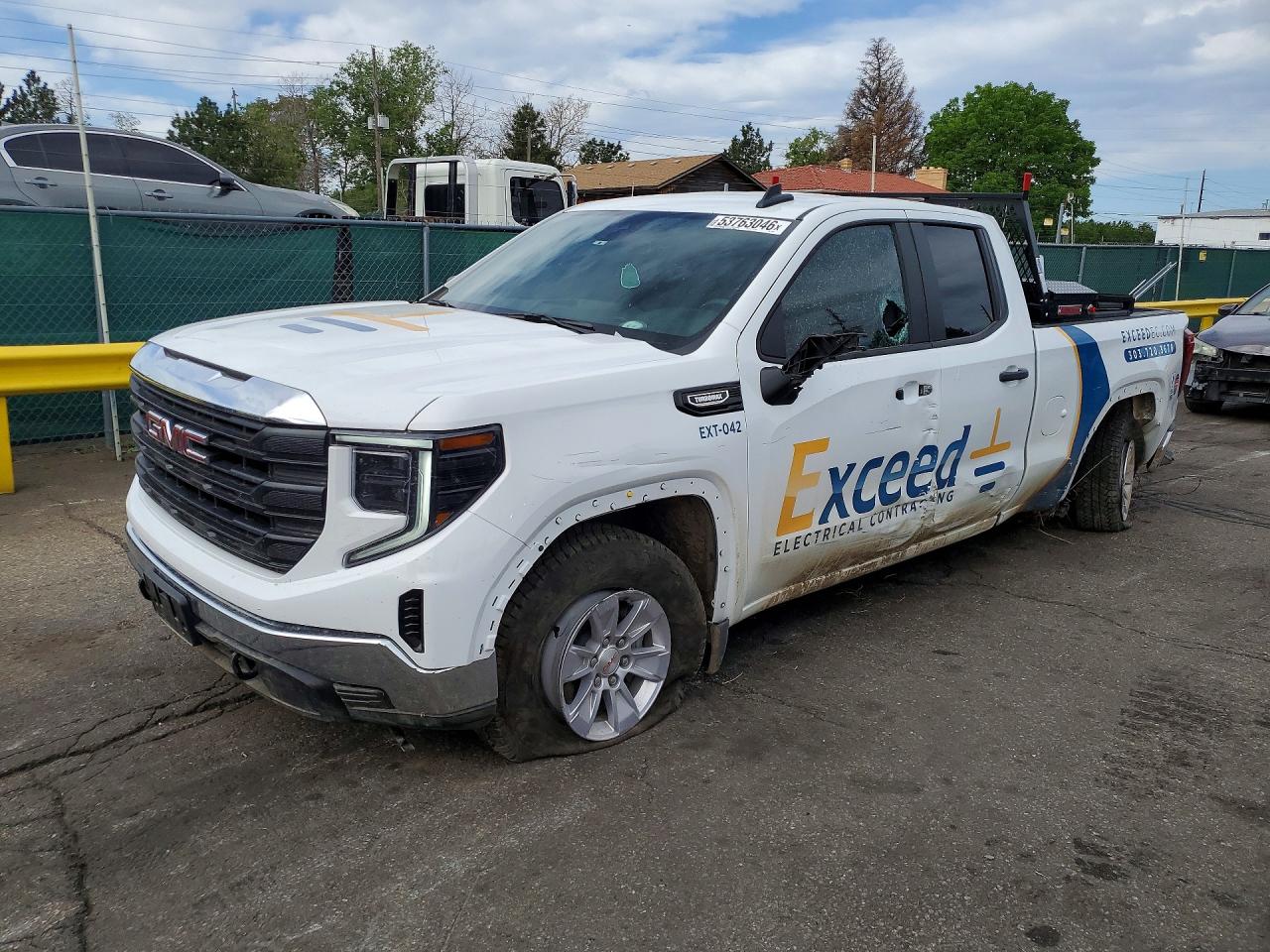 Salvage GMC Sierra Image