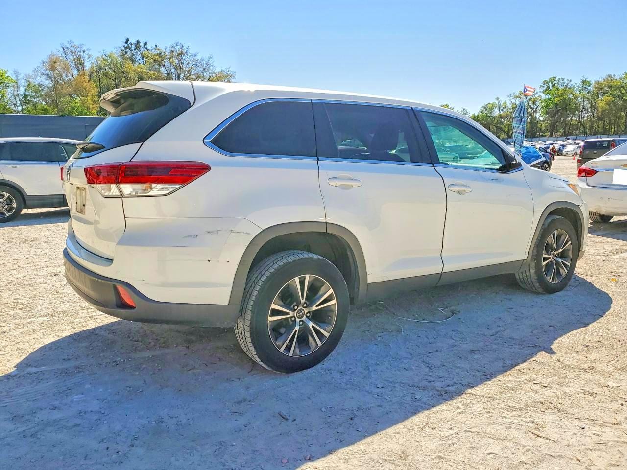 Toyota Highlander Le