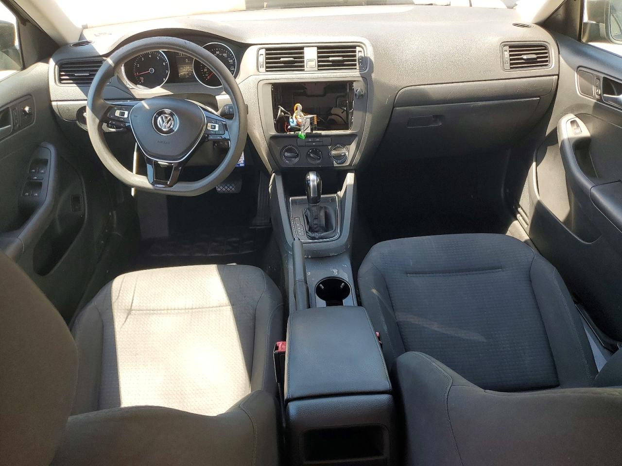 Volkswagen Jetta Base