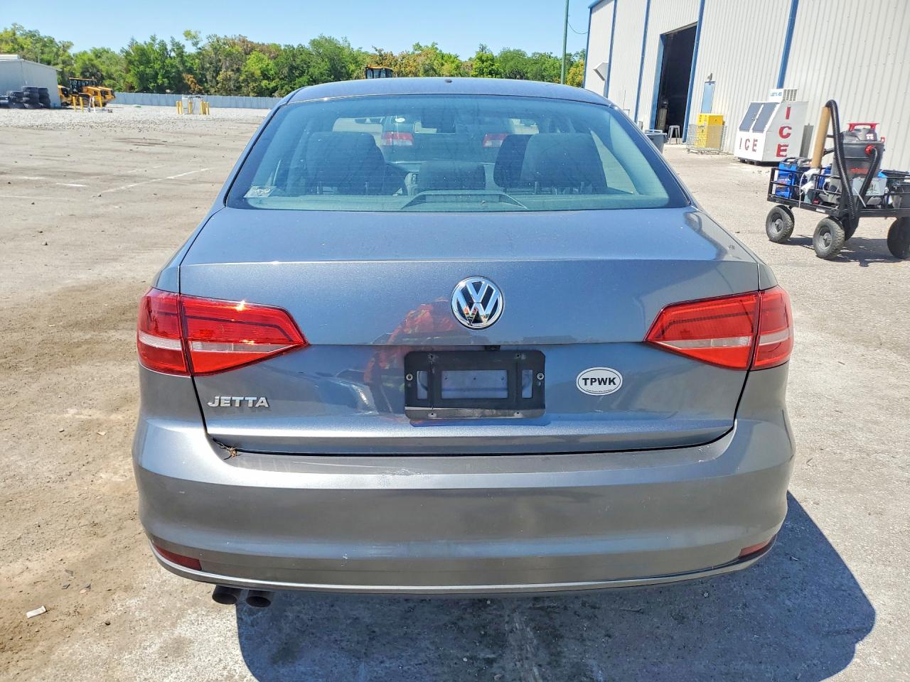 Volkswagen Jetta Base