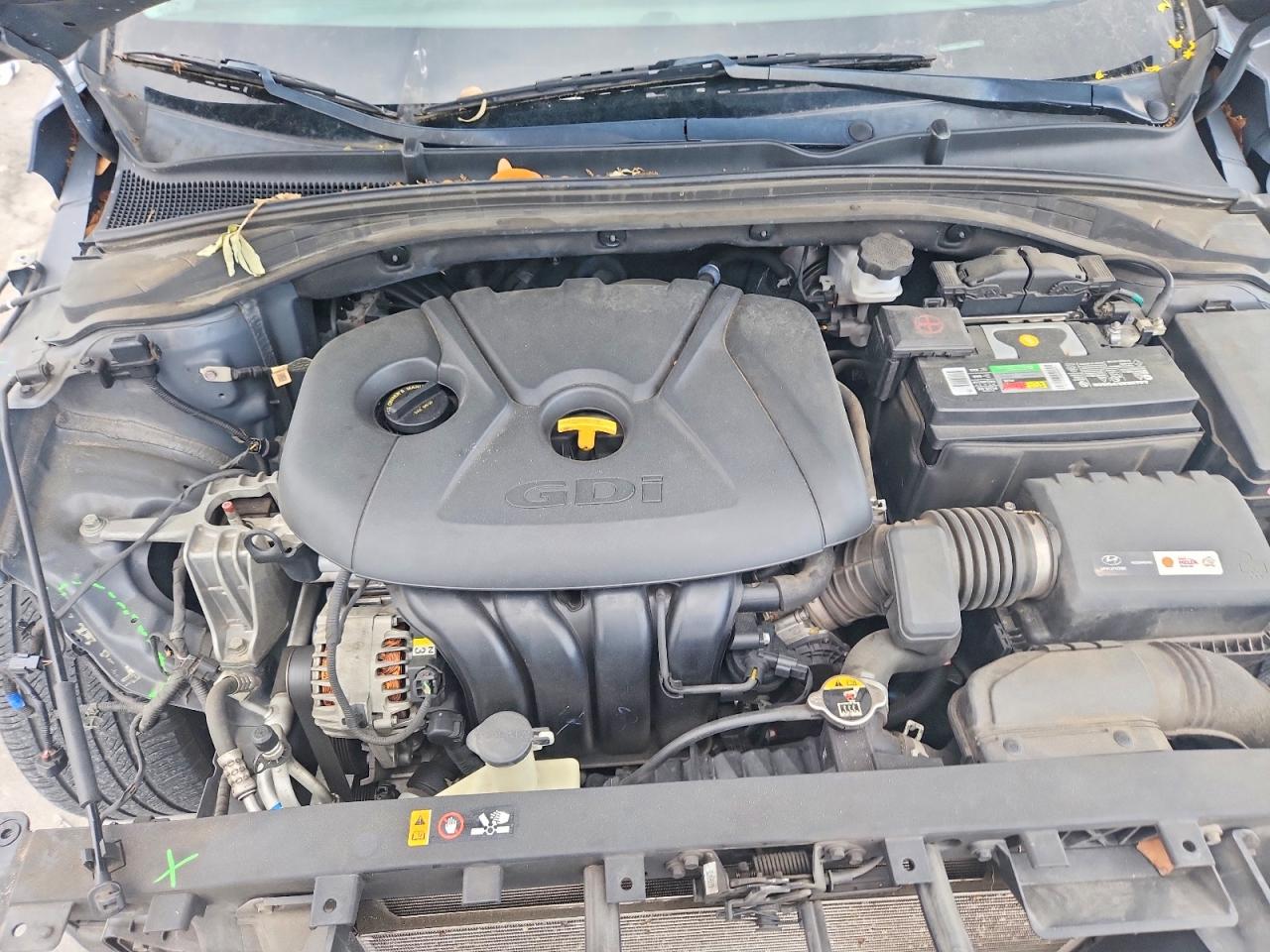 Hyundai ELANTRA Base