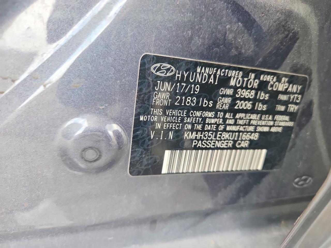 Hyundai ELANTRA Base