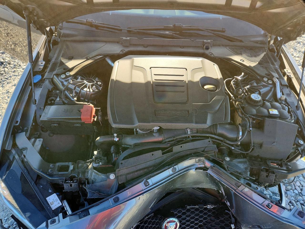 Jaguar XE Premium