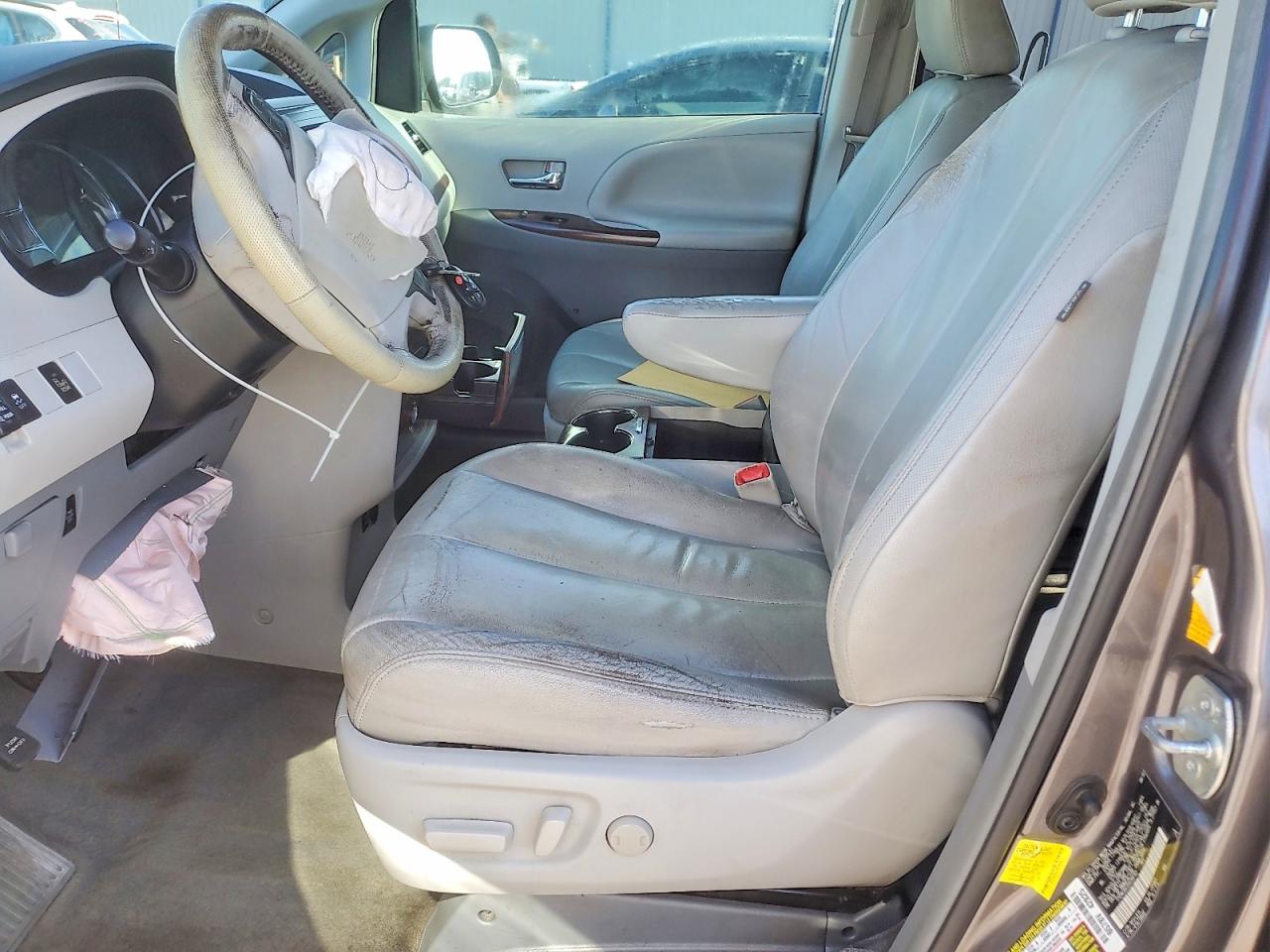 Toyota Sienna Xle 8-passenger