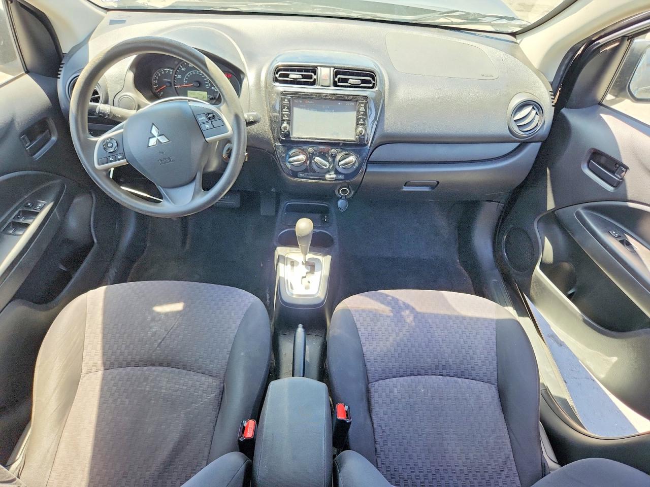 Mitsubishi Mirage Es