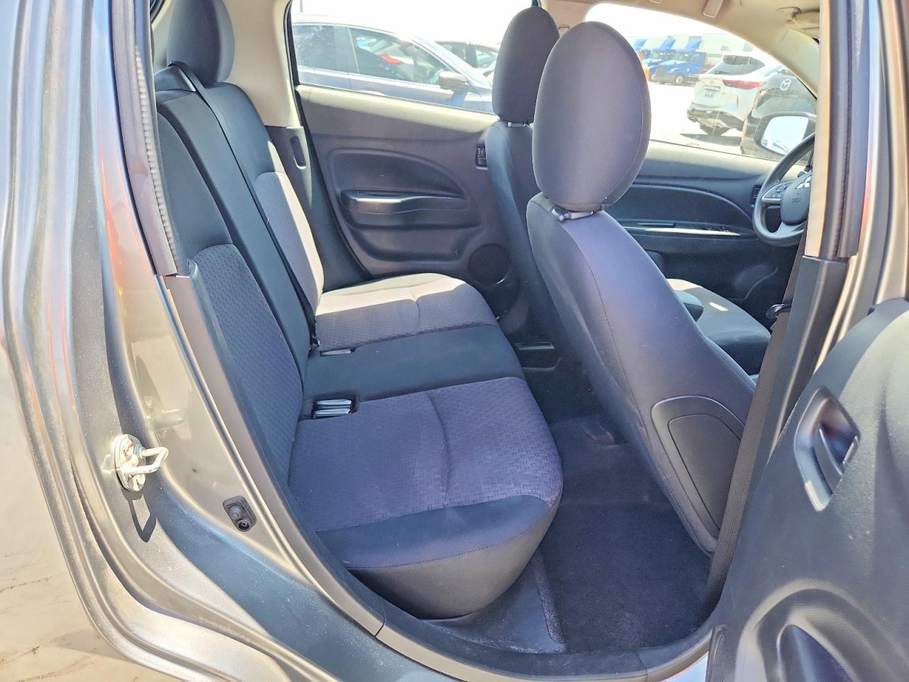 Mitsubishi Mirage Es