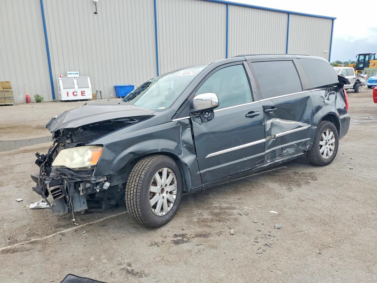 Salvage Chrysler Minivan Image
