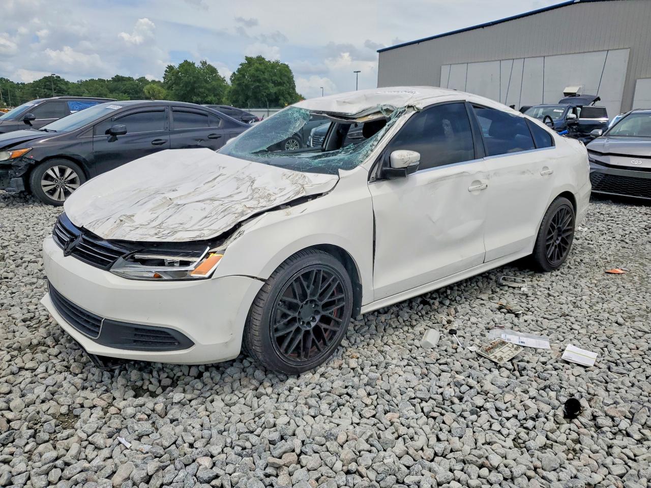 Salvage Volkswagen Jetta Image