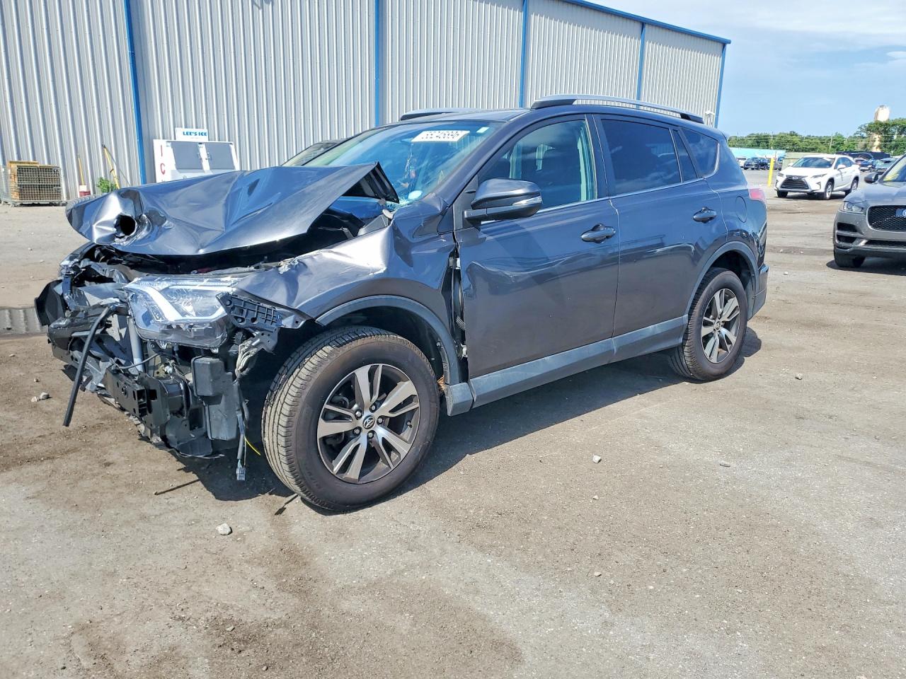 Salvage Toyota RAV4 Image