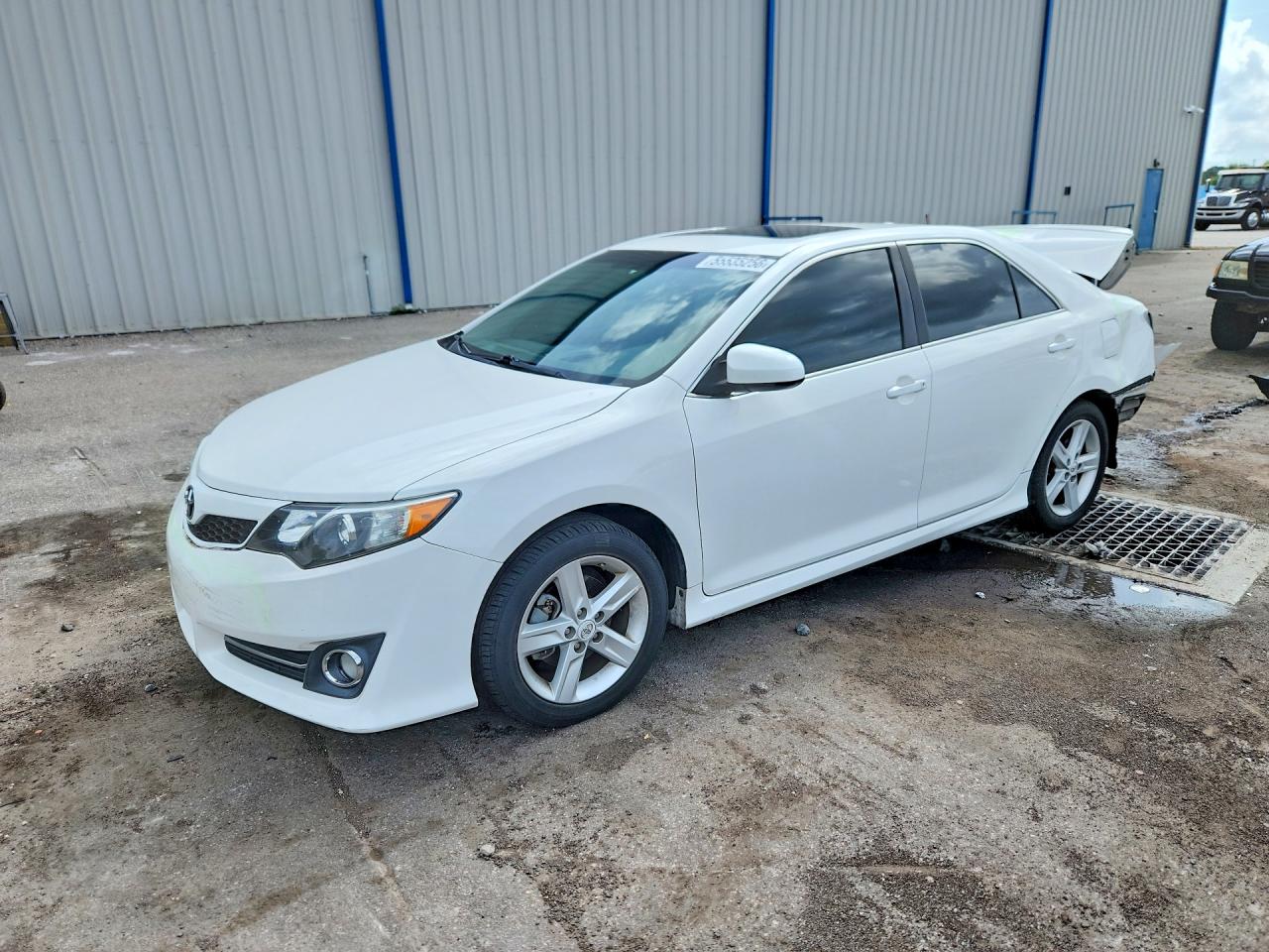Salvage Toyota Camry Image