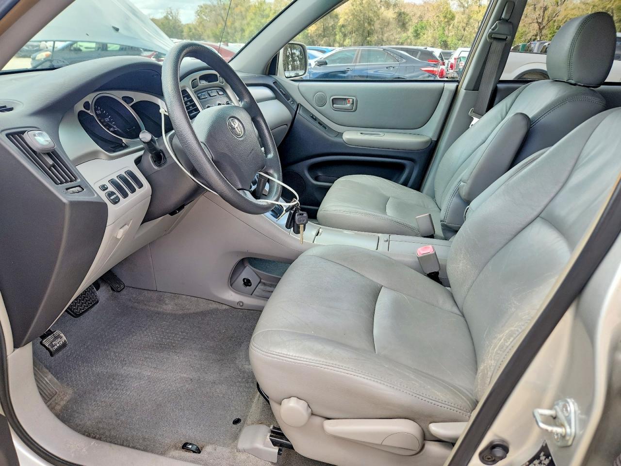 Toyota Highlander Base