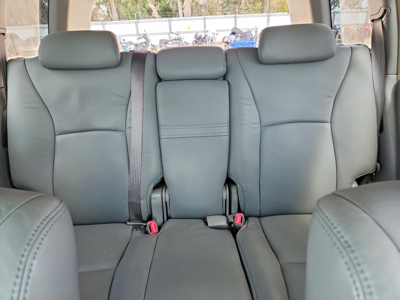 Toyota Highlander Base