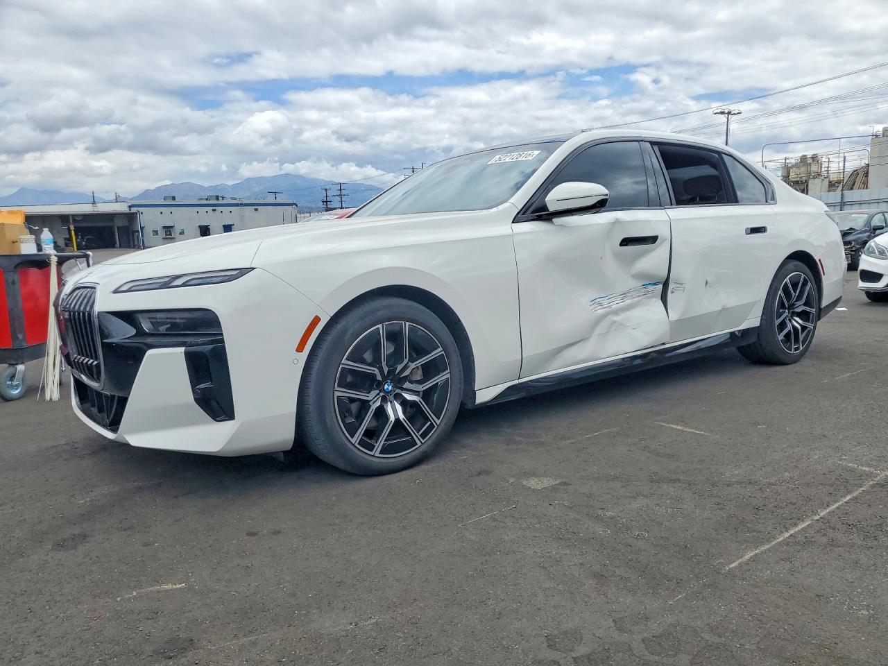 Salvage BMW 7 Series Image