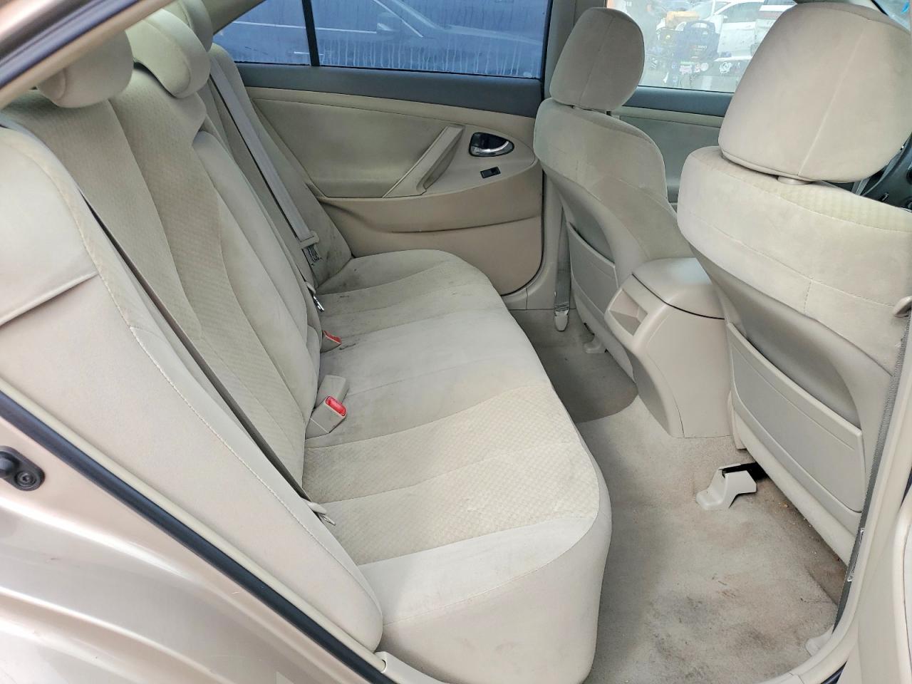 Toyota Camry Base